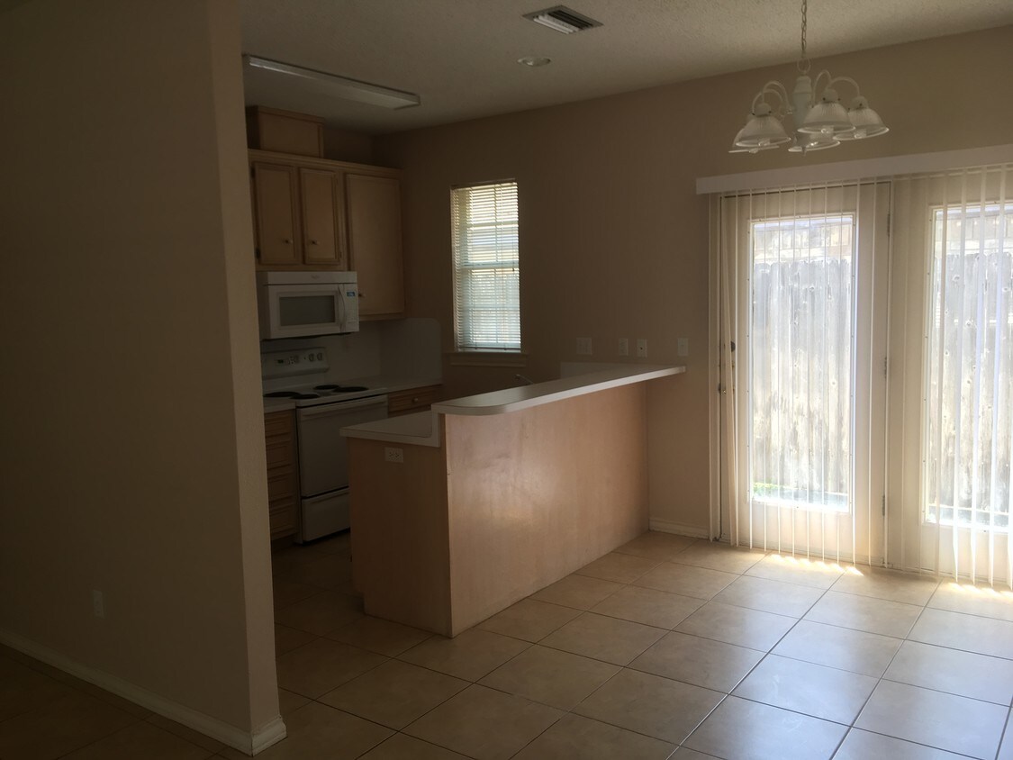 Building Photo - 713 Nightingale Ave