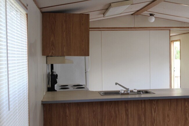 Foto del edificio - 3/2 singlewide in MH park in Greenwood, FL
