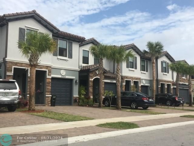 Foto principal - 12957 Anthorne Ln