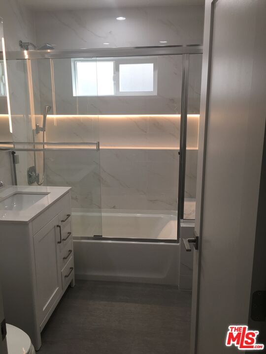 Foto del edificio - 8360 Blackburn Ave