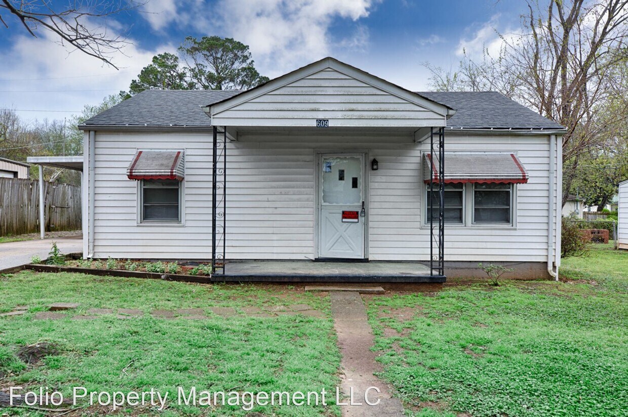 Primary Photo - 2 br, 1 bath House - 609 9th Street NW