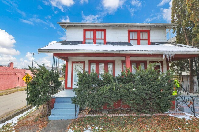 Building Photo - 2709-2711 Sullivant Ave