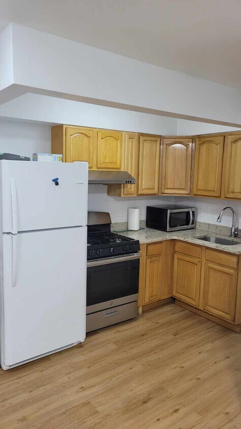 Primary Photo - 2412 E 14th St