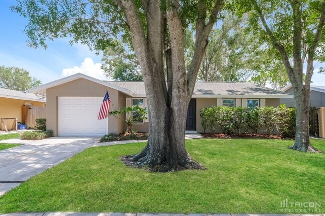Building Photo - 6521 Bonnie Bay Cir N