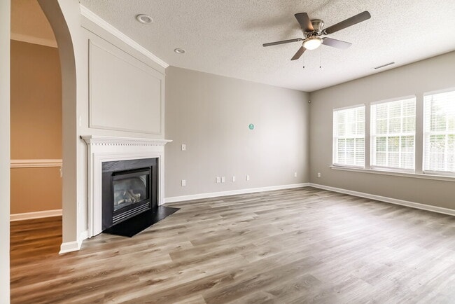 Building Photo - 5716 Enoree Ln