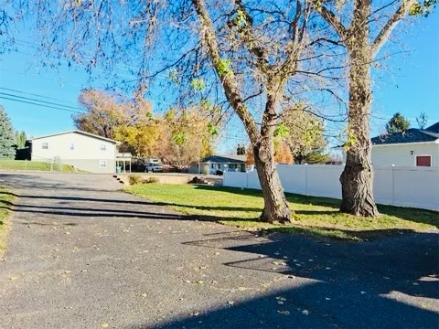 Foto del edificio - 1734 Lake Elmo Dr