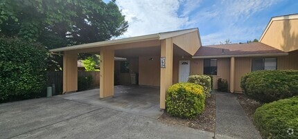 Building Photo - 1230 SE Roundtable Dr
