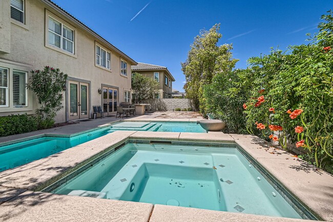 Building Photo - LUXURY FULLY FURNISHED 6 Bedroom Home, in ...