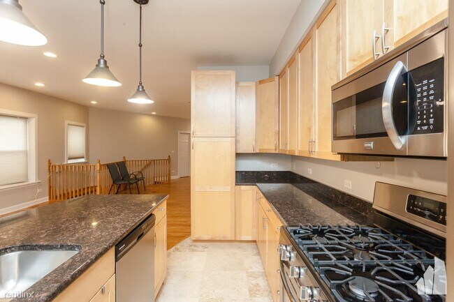 Foto del edificio - 3 br, 3 bath Condo - 845 W Lawrence Ave