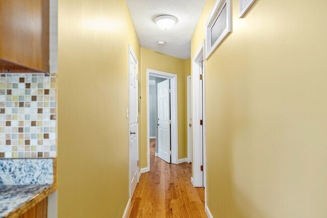 Foto del edificio - 252 Western Ave