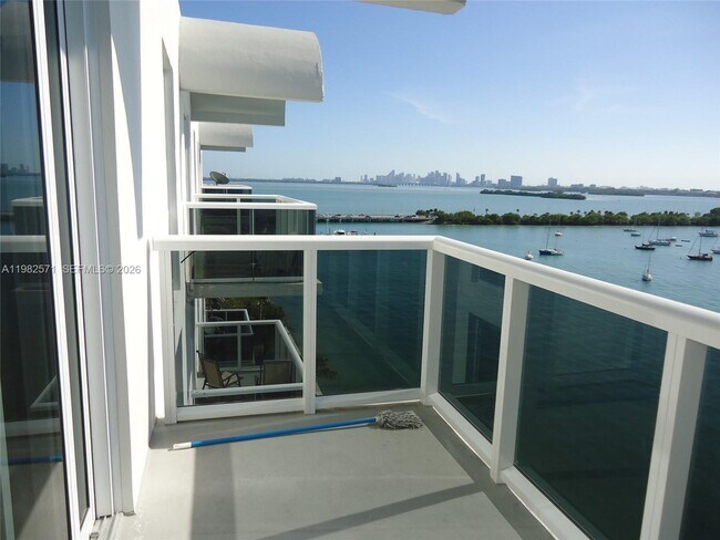 Foto del edificio - 7928 West Dr