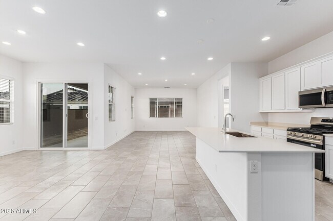 Foto del edificio - 9646 W Flower St