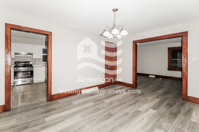 Building Photo - 1042 Lawndale Ave