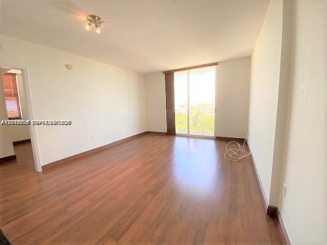 Foto del edificio - 2030 Douglas Rd
