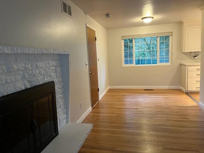 Building Photo - 15114 SE 18th St