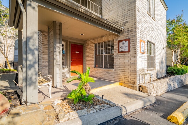 Leasing Office Exterior - Sugar Hill