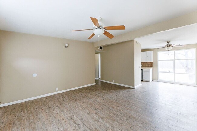 Foto del edificio - Large 3 Bedroom Home