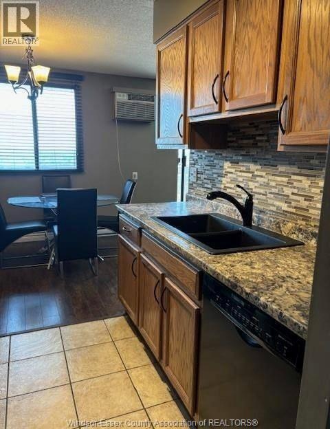 Building Photo - 150 Park St W