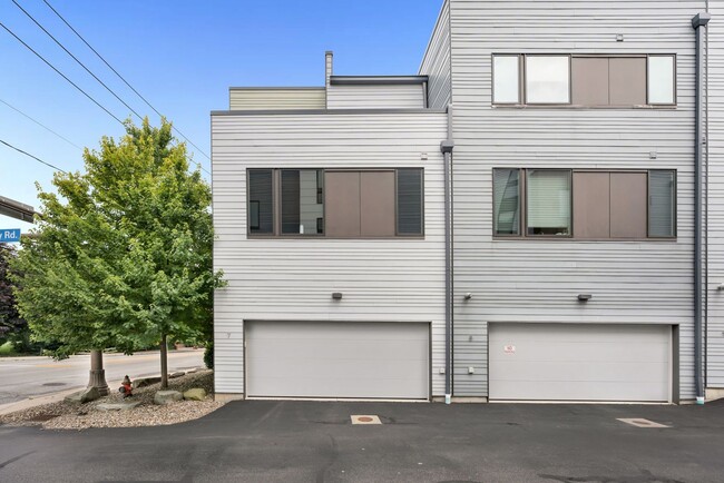 Building Photo - Beautiful Furnished 1 bedroom unit in Fair...