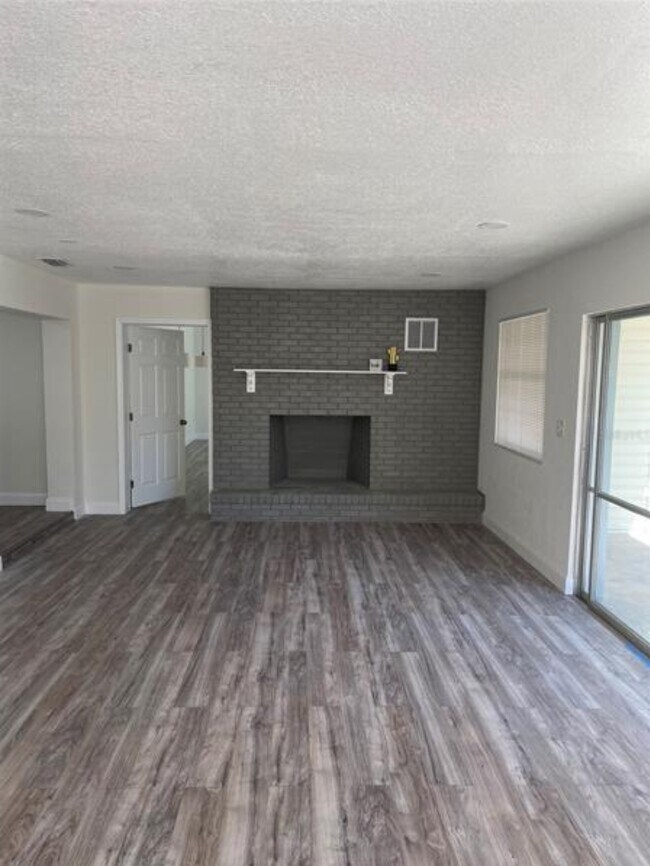 Building Photo - 2265 Dolphin Rd