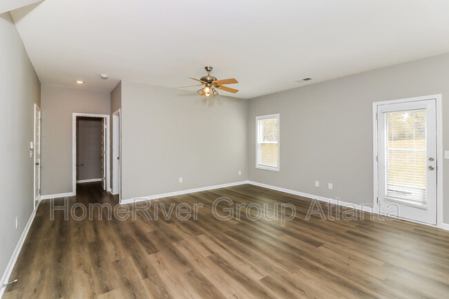 Building Photo - 161 Waters Edge Pkwy