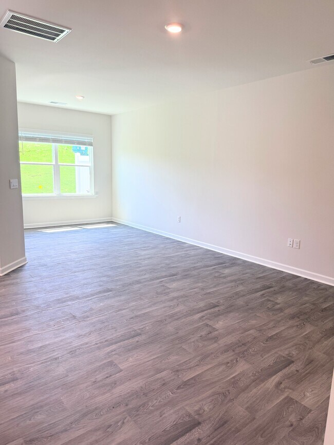 Building Photo - 416 US-1