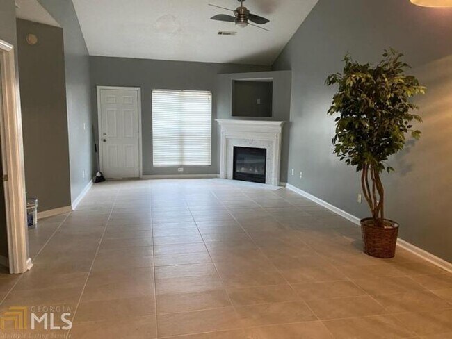 Building Photo - 3 bedroom in Rex GA 30273