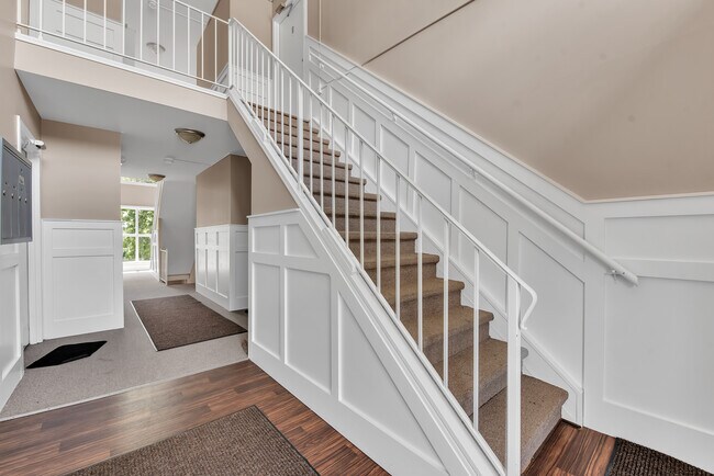 Foto del edificio - 825 Clinton River Dr