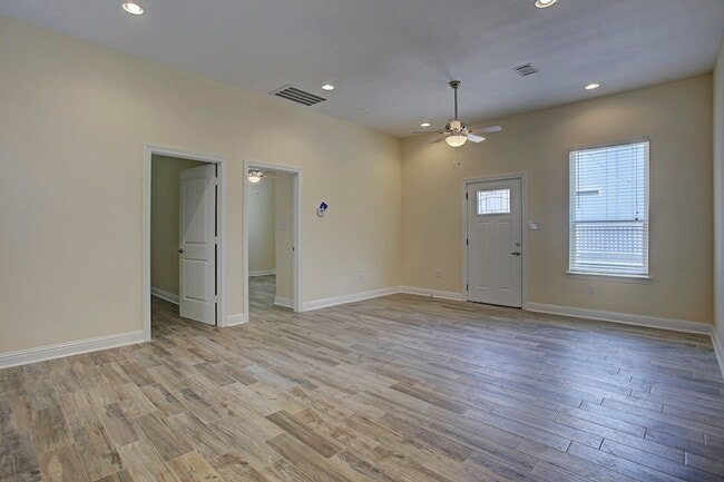 Building Photo - 1541 Ashland St