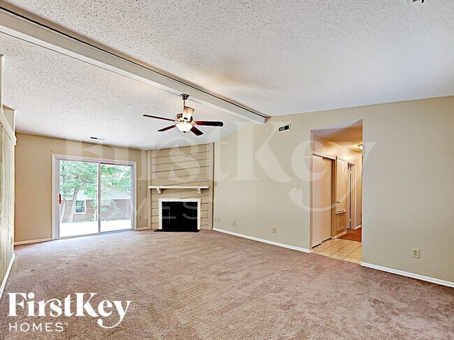 Foto del edificio - 6417 Pineburr Ct