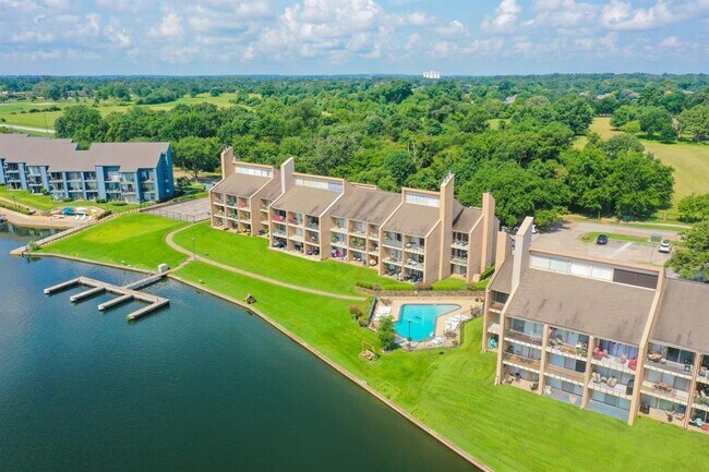 Foto del edificio - 12600 Melville Dr