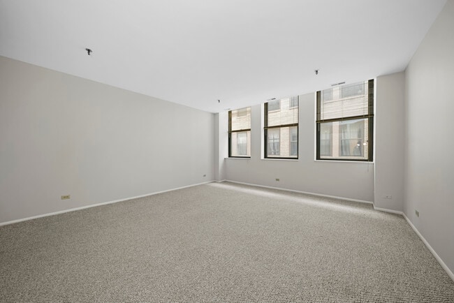 Building Photo - 640 S Federal St