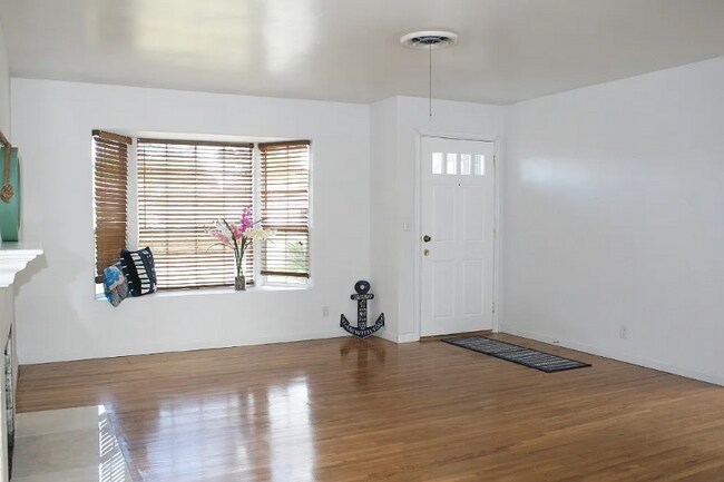 Foto del edificio - 15332 La Salle Ln