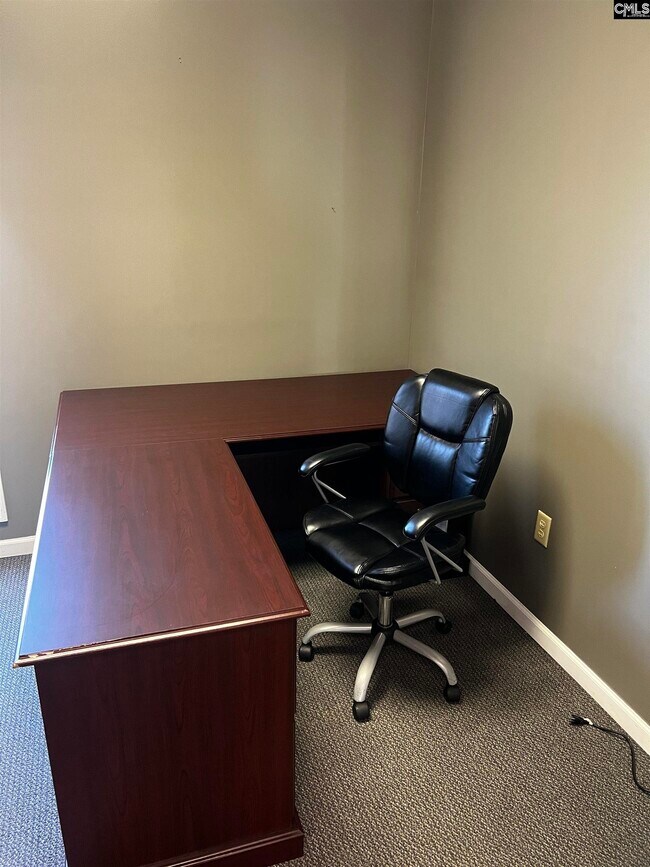 Foto del edificio - 8311 Two Notch Rd