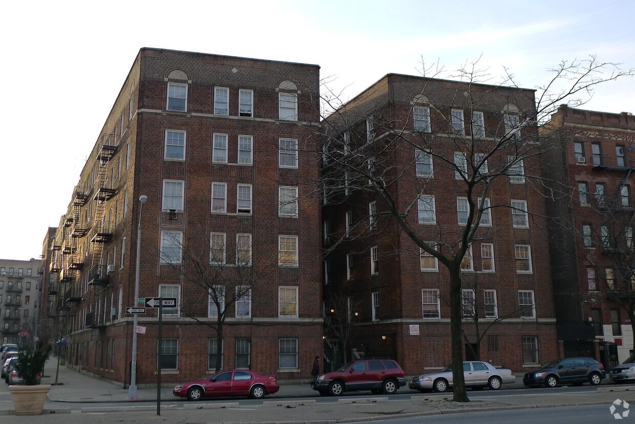 Primary Photo - 1250 Grand Concourse