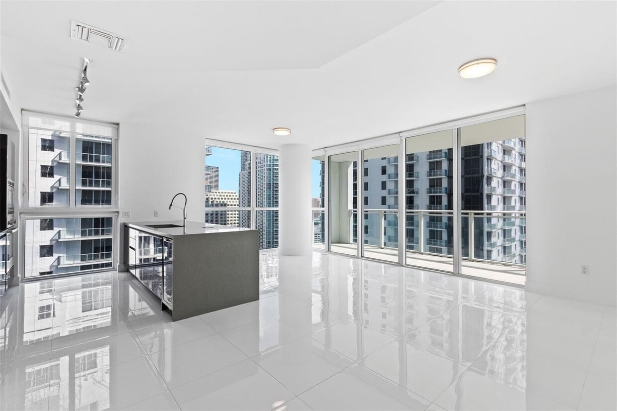 Foto principal - 1080 Brickell Ave