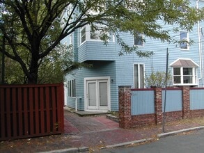 Building Photo - 201 Clark St