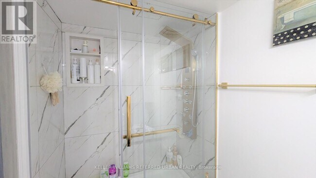 Photo du bâtiment - 6532 Kuhn Crescent