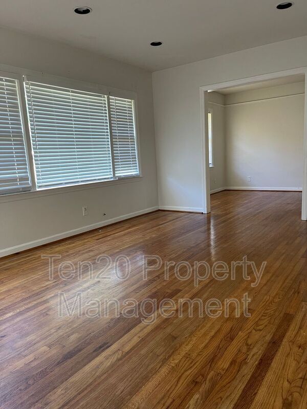 Foto del edificio - 4036 Arrel Dr