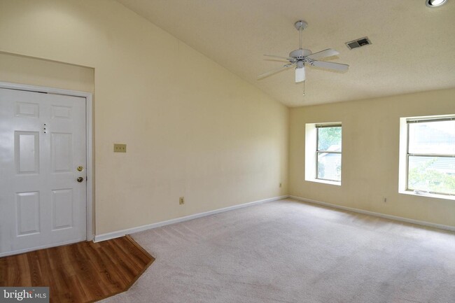 Building Photo - 7705 Lafayette Forest Dr