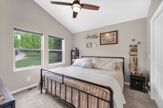 Foto del edificio - 11324 Silver Fork Rd