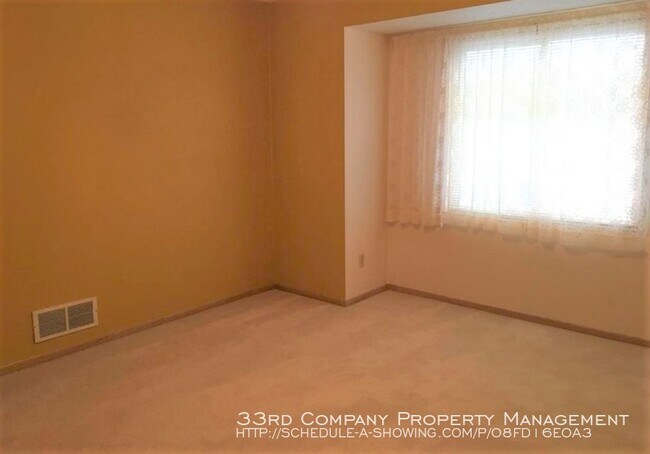 Building Photo - Great Location – Coon Rapids Townhome!