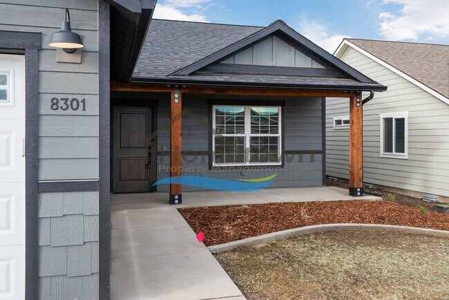 Foto del edificio - 3-Bedroom, 2-Bathroom Home with 3-Car Gara...