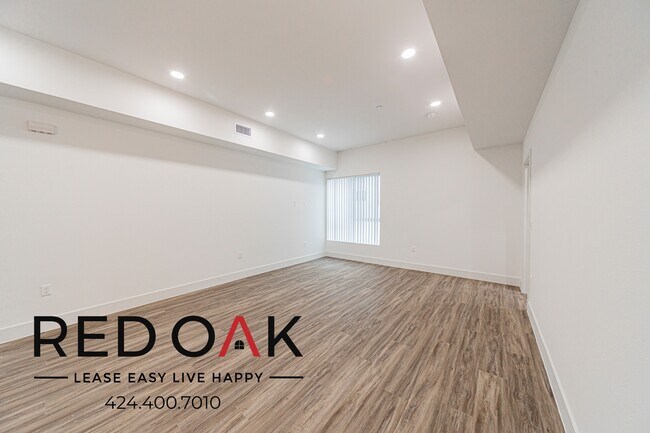 Building Photo - 4000 Mont Clair St