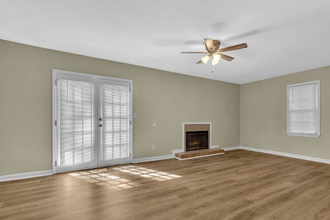 Building Photo - 4684 Santa Fe Trail SW