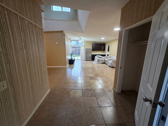 Building Photo - 1312 Toyon Plz