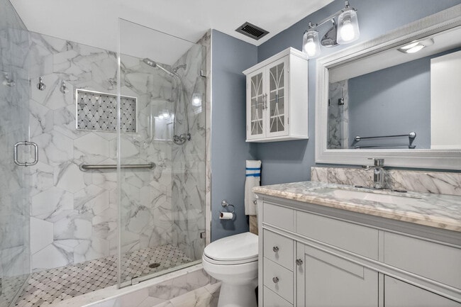 Foto del edificio - 9410 N Hollybrook Lake Dr