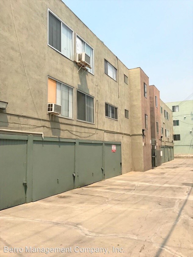 Foto del edificio - 3430-3440 Elm Ave