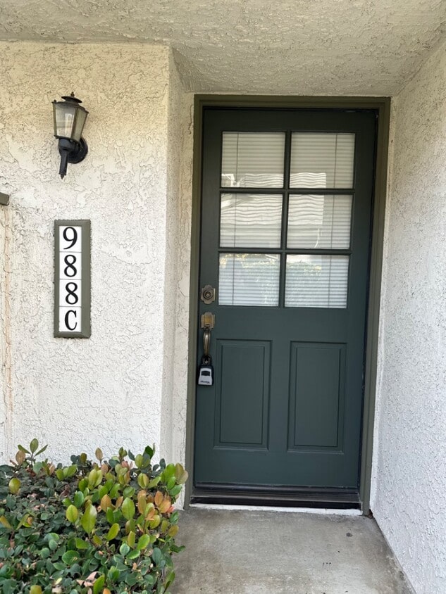 Foto principal - 988 W Arrow Hwy