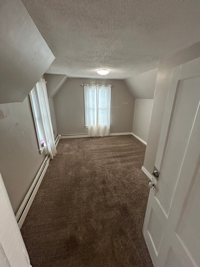 Building Photo - 72 Willetts Ave